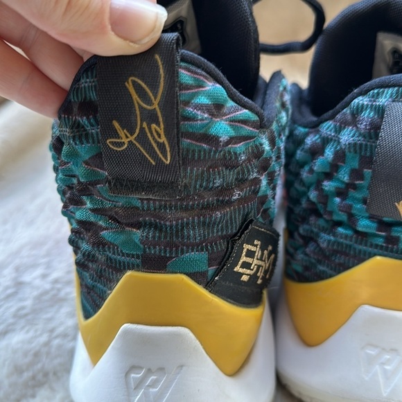 Jordan Why Not Zer0.2 BHM Black History Month Westbrook Nike Size 10 - Picture 5 of 16